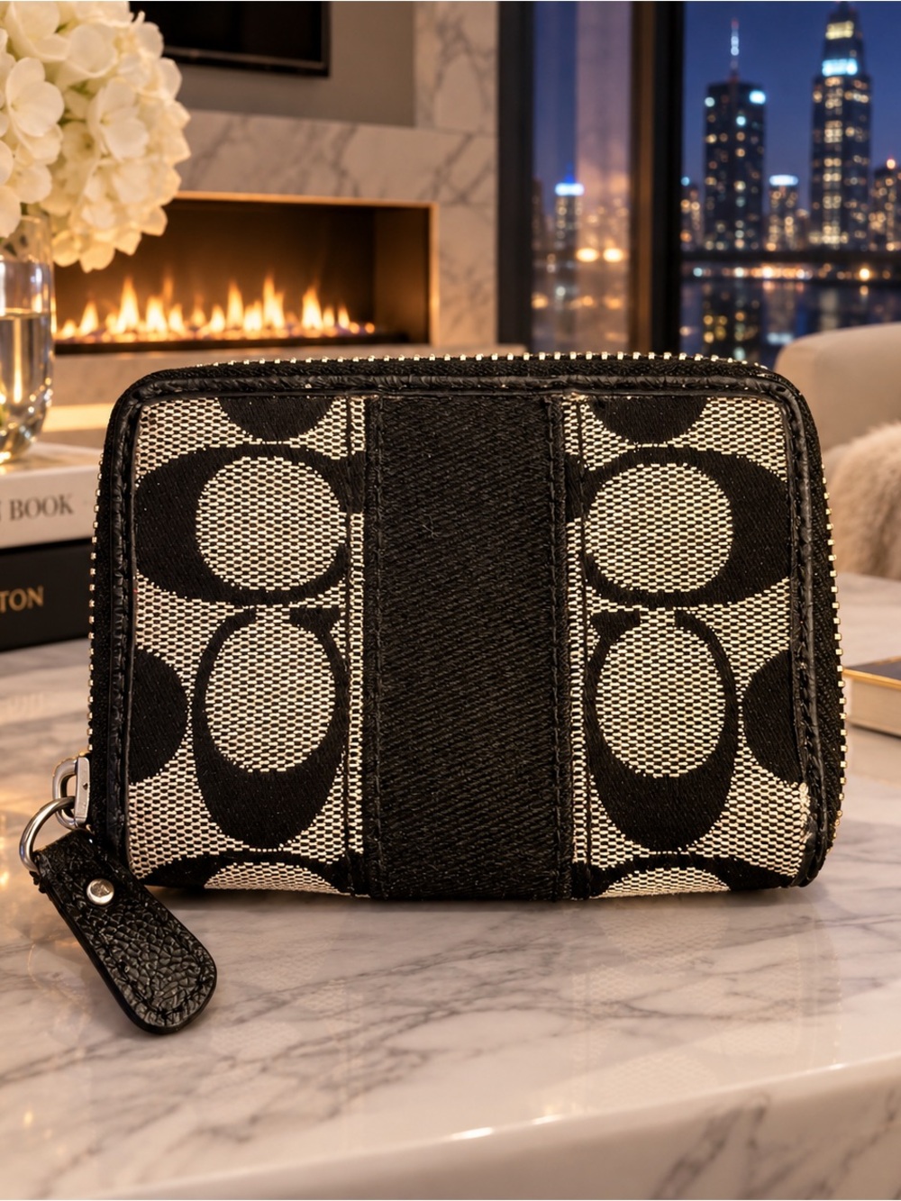 Coach Black & Cream Signature Zip Card Case Wallet (Callouts)